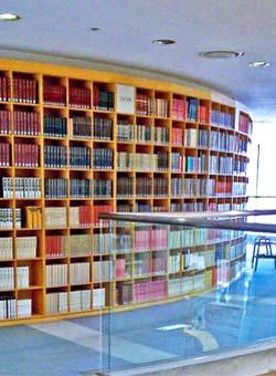 水曜日は図書室で