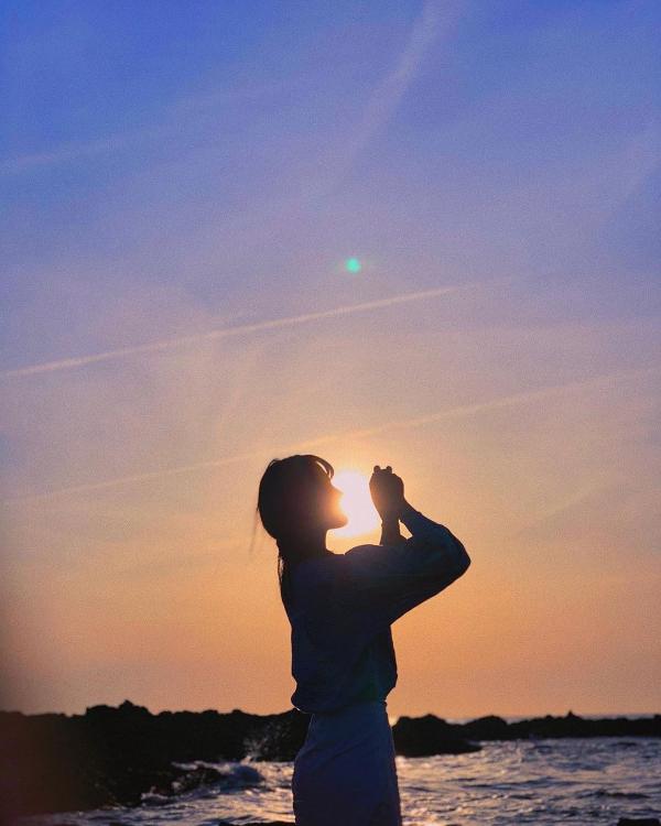 真っ暗な空が真っ白な空に変わる時