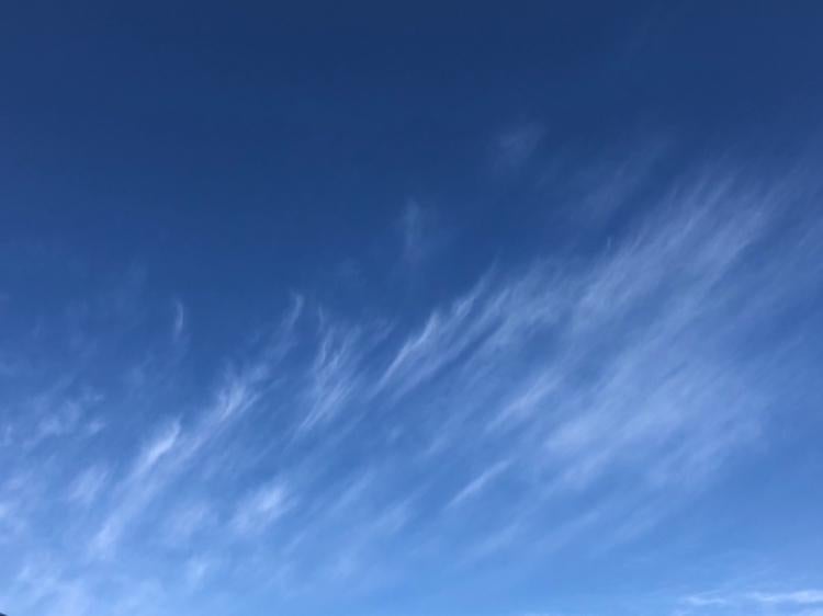 掠れた空で君を描く。