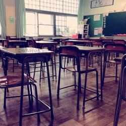 後ろの席のあなたは