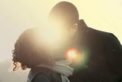 僕の瞳をのぞき込まないで