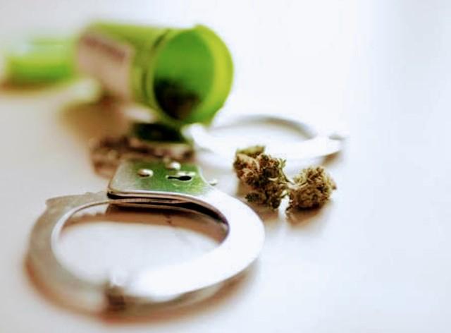 緊急逮捕-独占欲からの逃亡ー