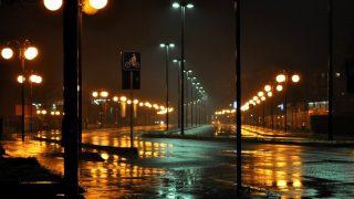 雨の日の夜、決して交わることない私たちは出会ってしまった