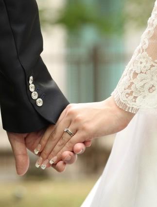 期限付きの政略結婚 〜過保護な副社長とかりそめ妻のすれ違い恋愛事情〜